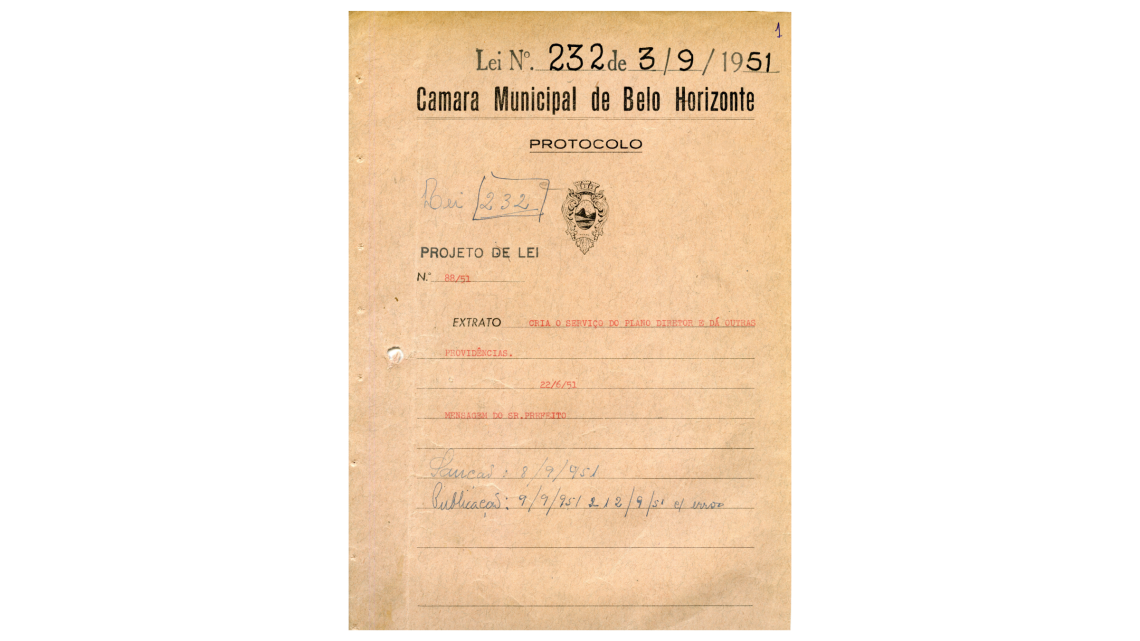 Capa da proposição de lei que criou o serviço do Plano Diretor do Município de Belo Horizonte, aprovada como lei nº 232 e publicada em 08/09/1951. Fonte: APCBH/ Fundo CMBH.