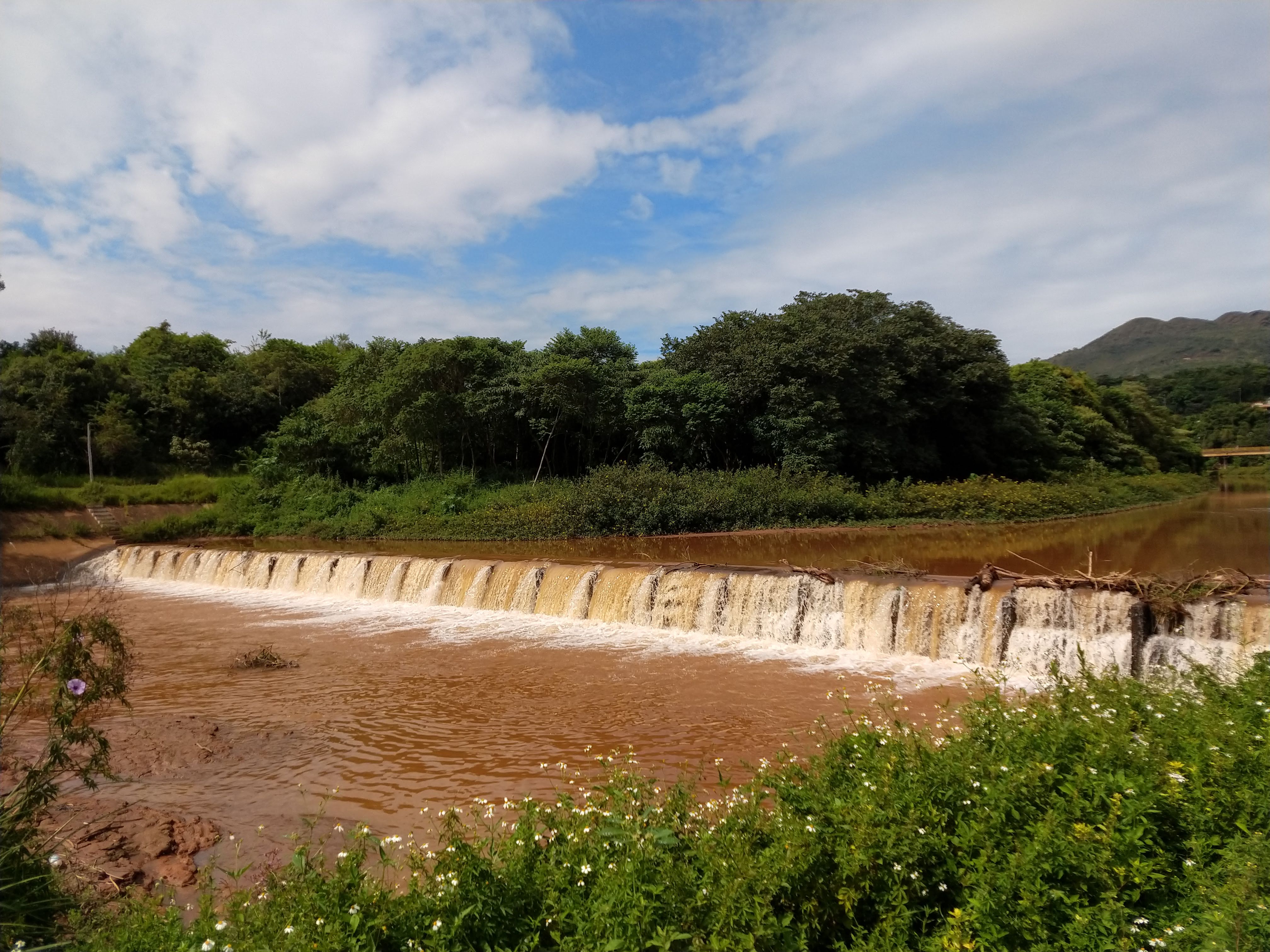 Vereadores visitam sistema de tratamento da Copasa no Rio das