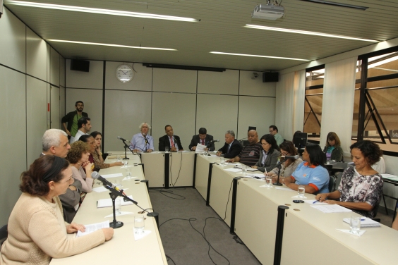 Catadores reivindicam inclusão da categoria na política municipal de gestão de resíduos