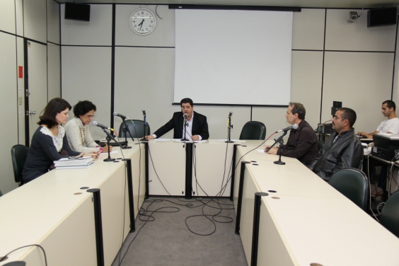 Regularização dos terrenos da Vila Mangueiras foi tema de audiência 
