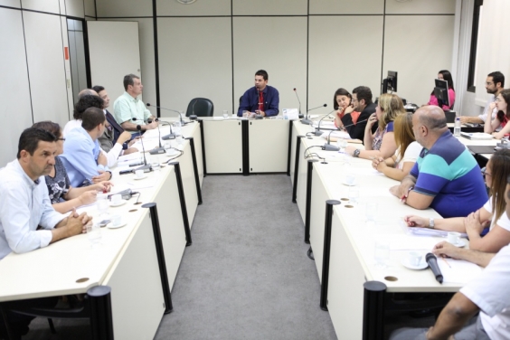 Adriano Ventura, que requereu e presidiu o debate, vai pedir esclarecimentos ao poder público (Foto: Mila Milowski)
