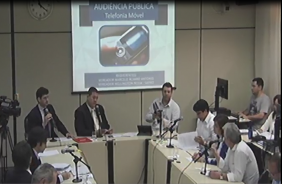 Vereadores Marcelo Álvaro Antônio e Wellington Sapão presidiram debaate sobre serviços de telefonia em BH