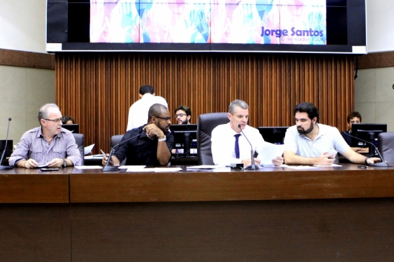 Comissão de Administração Pública deu parecer favorável a PL focado na proteção animal. Foto: Rafa Aguiar