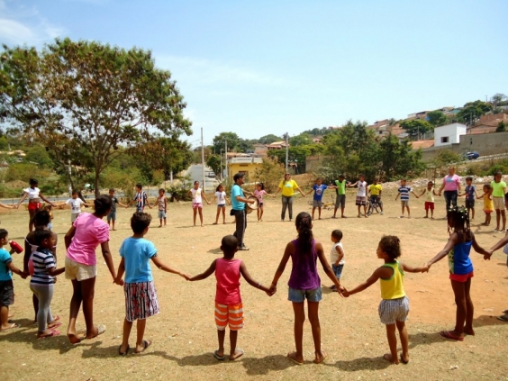 Centro de Referência em Assistência Social (CRAS) Zilah Spósito realiza atividades com crianças da região (Foto: PBH)