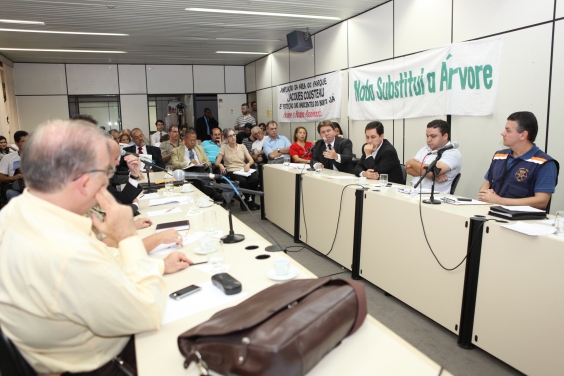Audiência reuniu moradores, construtoras e poder público