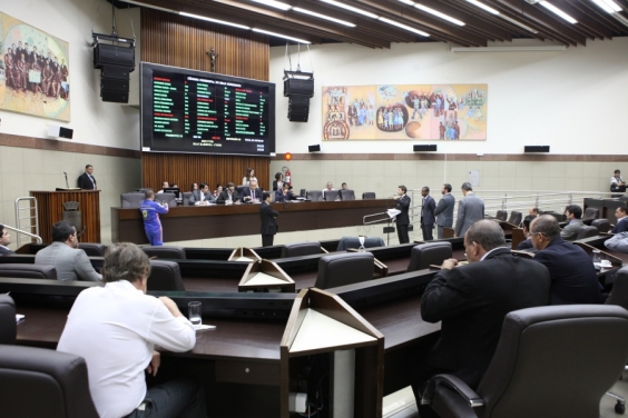 Vereadores da oposição lançam mão de manobras regimentais para obstruir votação de projetos polêmicos