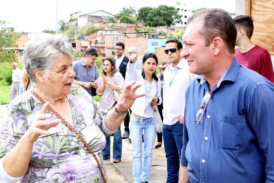 Vereador Cláudio da Drogaria Duarte ouve comunidade, que reivindica medidas para funcionamento da Farmácia Viva