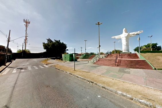 Praça do Cristo Redentor, no Bairro Milionários, Região do Barreiro