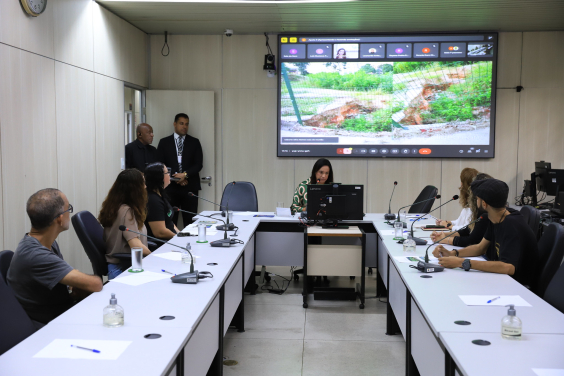 Vereadores no Plenário Helvécio Arantes