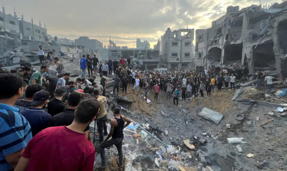 imagens de escombros em território palestino