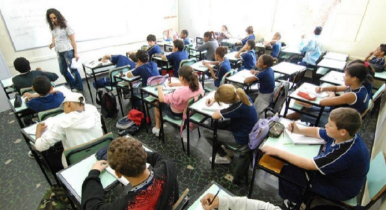 Sala de aula de escola municipal