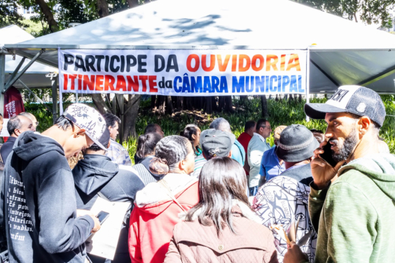 participantes presentes no evento da rede ouvir em bh