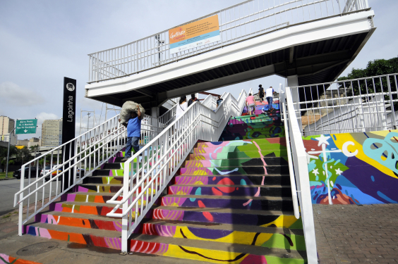 escadaria de acesso à estação de metrô da lagoinha