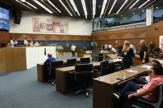 Vereador autor de um dos projetos votados fala durante reunião de Plenário na CMBH