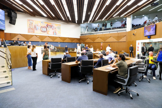 Vereadores em plenário durante votação nesta sexta (6/3) na CMBH