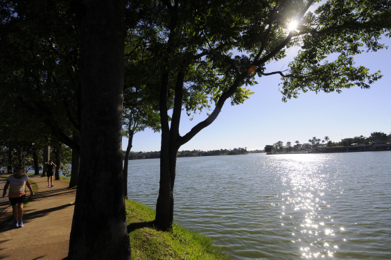 Vista da ciclovia e Lagoa da Pampulha