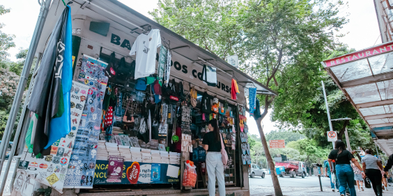 banca de jornal e revista em rua de belo horizonte