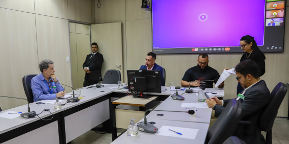 imagem dos presentes no plenário durante audiência pública na câmara de belo horizonte