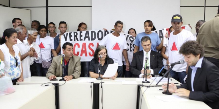 Militantes do movimento dos sem casa lotaram o plenário para acompanhar apreciação de projeto de seu interesse