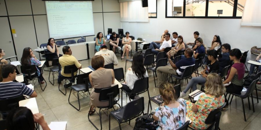 Representantes de escolas participam de reunião na Câmara Municipal de BH