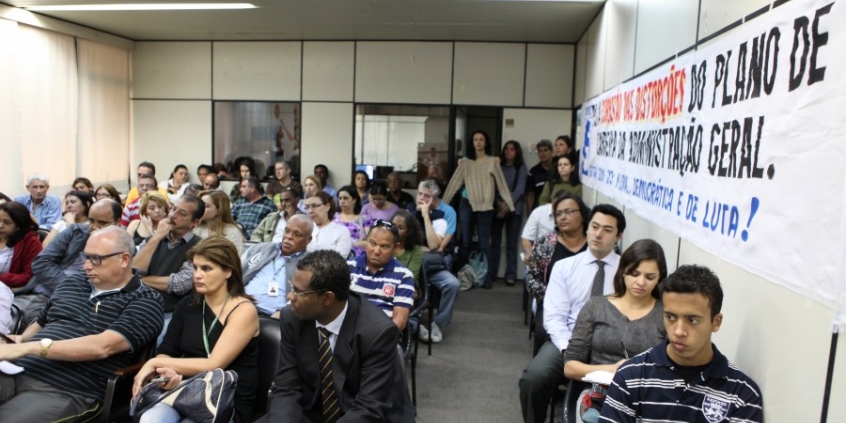 Servidores e vereadores irão compor comissão de negociação para revisão salarial junto ao Executivo