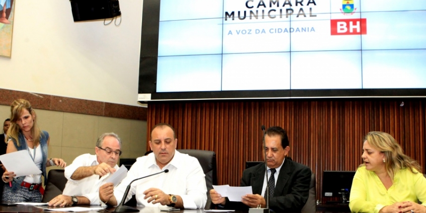 Em audiência, vereadores discuriam renovação de convênios de creches com a PBH. Foto: Rafa Aguiar