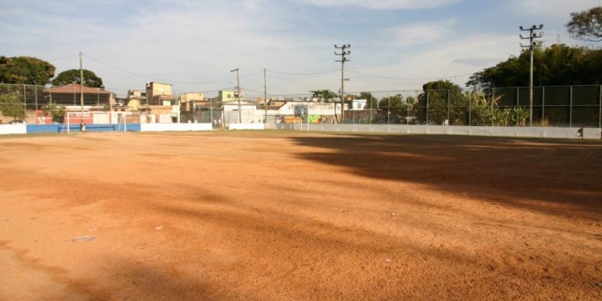 Espaço é o único local de lazer das crianças da região