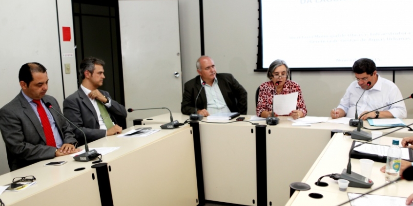 Vereadores em reunião da Comissão de Meio Ambiente, nesta quinta-feira (12/11). Foto:Rafa Aguiar