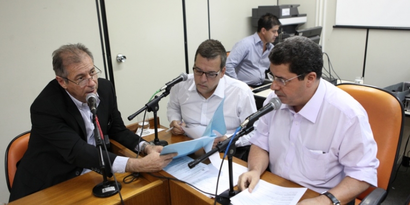 Alexandre Gomes, Leonardo Mattos e Tarcísio Caixeta participam da reunião, que também contou com a presença de Autair Gomes