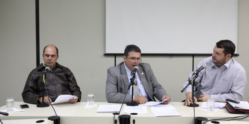 Vers. Gunda, Pedro Patrus e Preto em reunião ordinária da Comissão dia 19/8