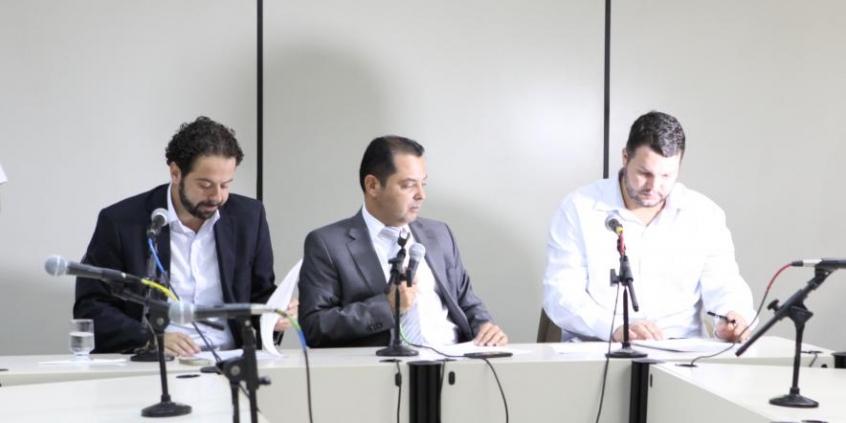 Vers. Daniel Nepomuceno, Elvis Côrtes e Pedro Patrus