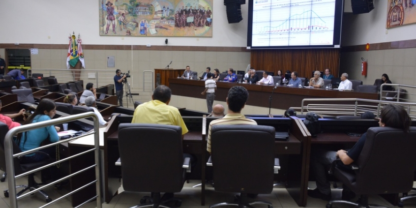 Em audiência pública, secretário de Saúde destacou a urgência em se equipar as unidades de saúde da RMBH - Foto: Bernardo Dias