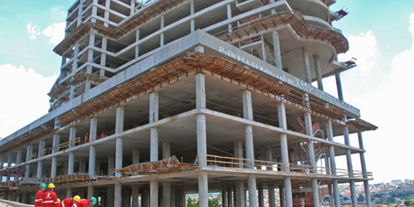 Visita técnica ao Hospital do Barreiro, dia 23/4, tem a finalidade de fiscalizar as obras em curso
