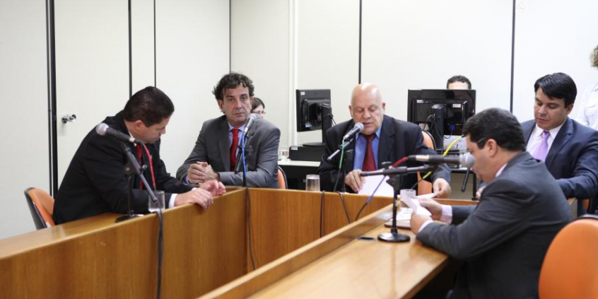 Vers. Adriano Ventura, Gilson Reis, Henrique Braga, Jorge Santos e Caixeta