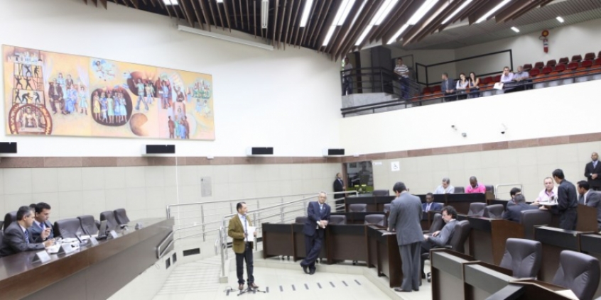 Aprovada, em 2º turno, reserva de apartamentos no térreo para idosos e pessoas com deficiência