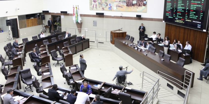 Parlamentares aprovam 5 projetos de lei