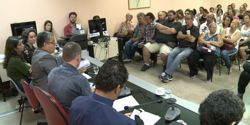Feirantes antigos, idosos e deficientes questionam critérios da licitação da PBH. (Foto: Divulgação CMBH)