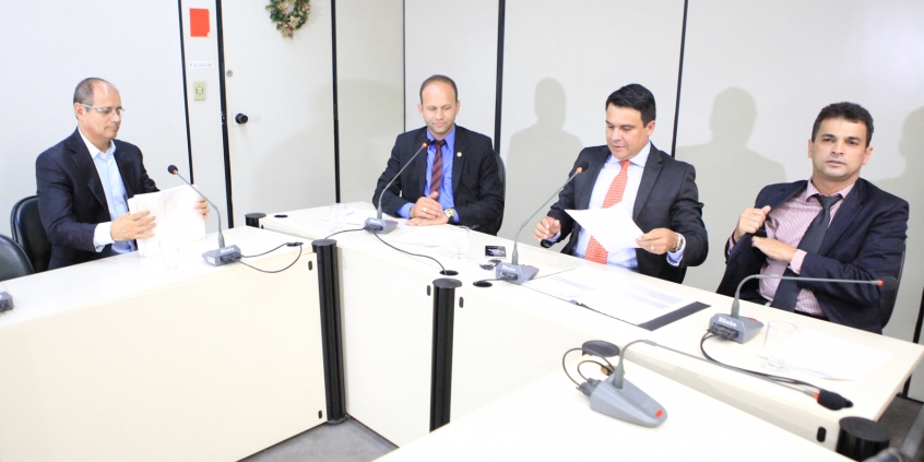 Emendas parlamentares disputam prioridades para 2017. Peças orçamentárias estiveram em debate na Comissão de Orçamento e Finanças Públicas. Foto: Abraão Bruck/Câmara de BH