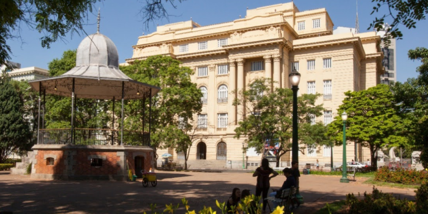 Fachada do Centro Cultural Banco do Brasil, na Praça da Liberdade