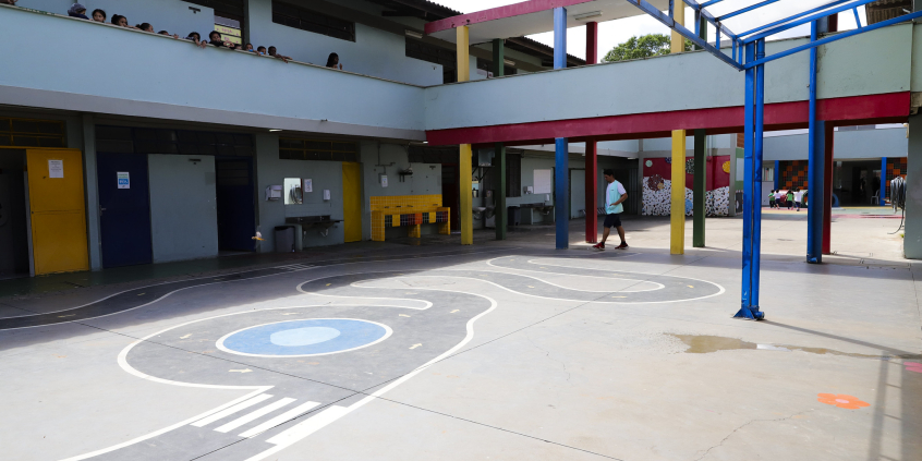 Pátio de escola municipal