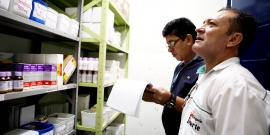 Vereador verifica disponibilização de medicamentos pelo Centro de Saúde Santa Mônica