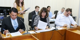 Vereadores Jorge Santos, Marilda Portela e Pedrão do Depósito, em reunião da Comissão de Orçamento e Finanças Públicas, nesta quarta-feira (7/2)