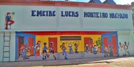 Fachada da Escola Municipal CIAC Lucas Monteiro Machado, no Bairro Vila Pinho