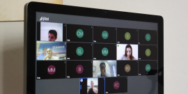 Imagem de computador com vereadores participantes da reunião 