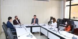 Braulio Lara recebe dois representantes do Codese. Também participam da reunião, as representantes do Sicovi e da Associação do Hipercentro