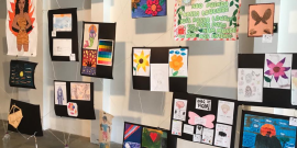 Painéis e pinturas feitas por participantes do programa