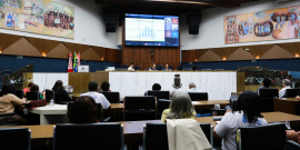 Vereadores e convidados no Plenário Amintas de Barros