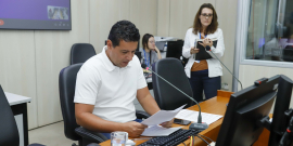 Vereador no Plenário Camil Caram