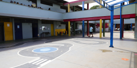 Pátio de escola municipal