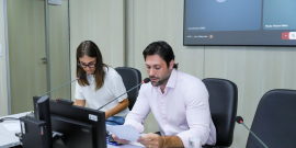 Vereadores no Plenário Helvécio Arantes